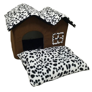 Polka Dot Print Cottage Themed Dog Bed